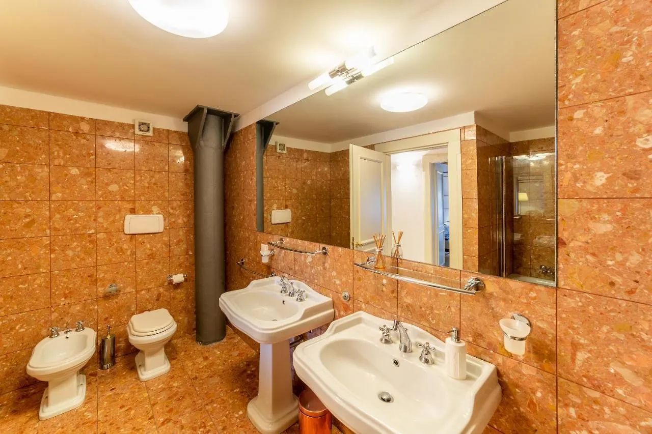 Youatmolino Canal View Apartment Venedig